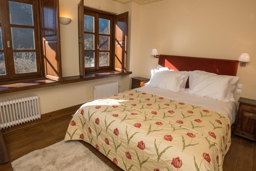 Epoches Otel Karpenísion Dış mekan fotoğraf