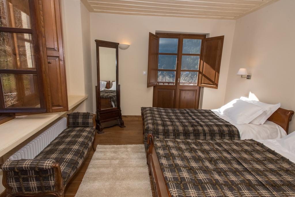Epoches Otel Karpenísion Dış mekan fotoğraf