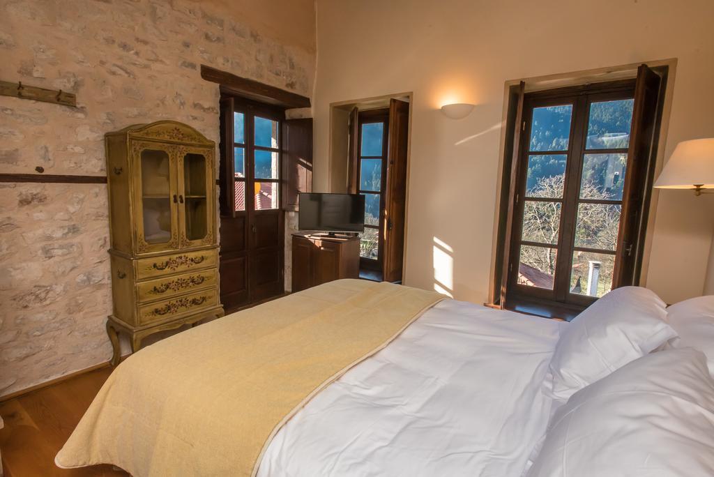 Epoches Otel Karpenísion Dış mekan fotoğraf