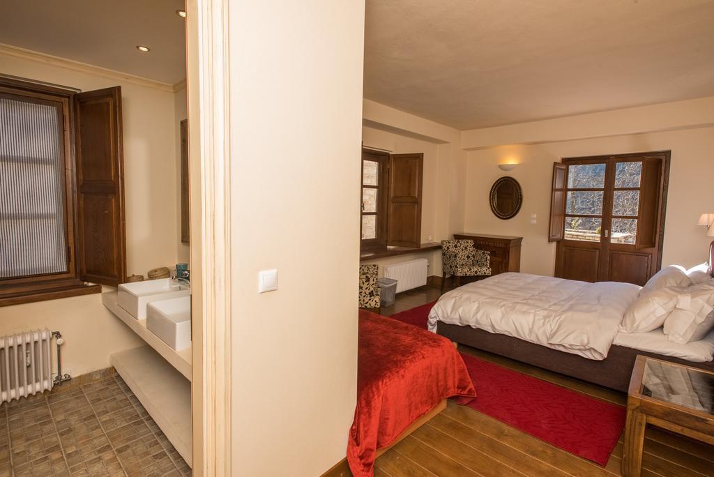 Epoches Otel Karpenísion Dış mekan fotoğraf
