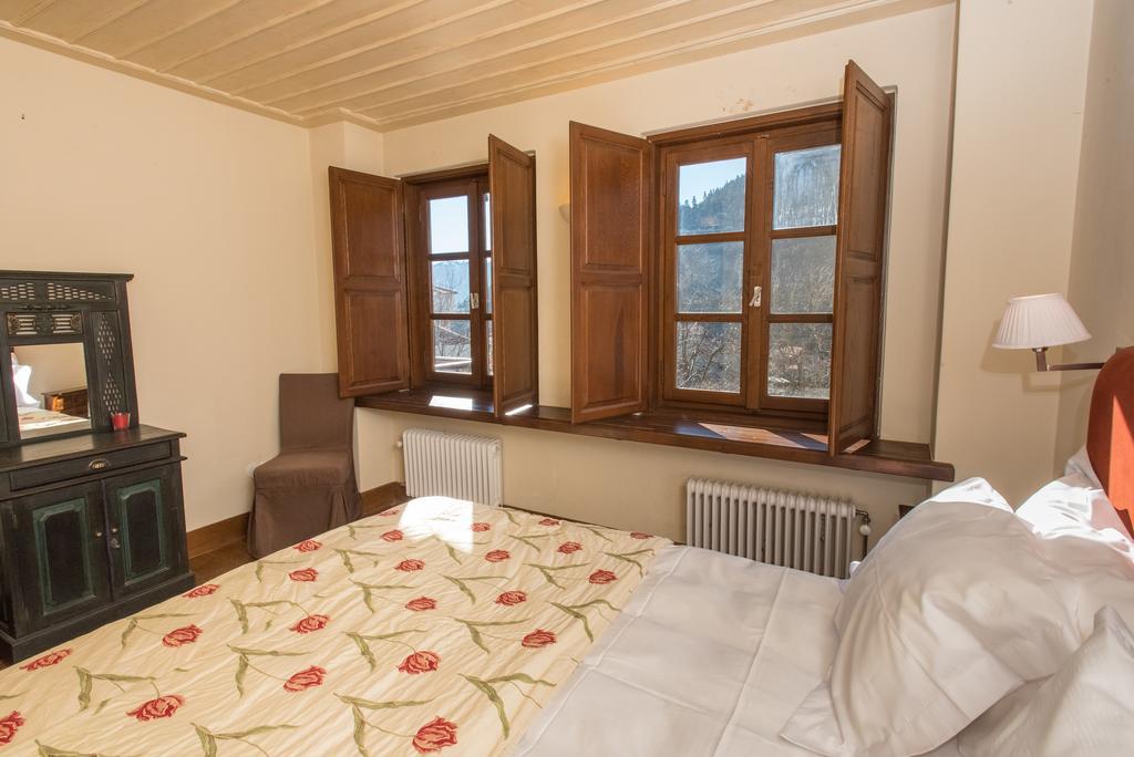 Epoches Otel Karpenísion Dış mekan fotoğraf