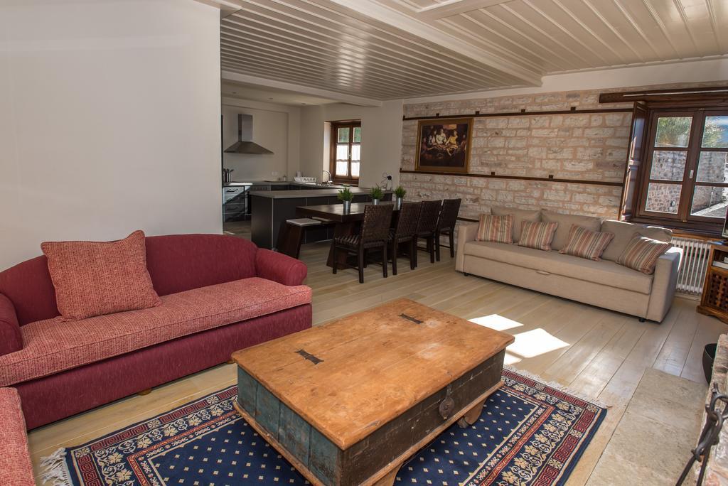 Epoches Otel Karpenísion Dış mekan fotoğraf