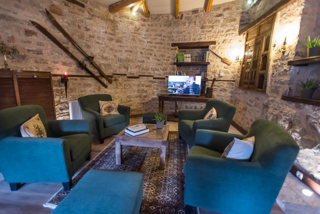 Epoches Otel Karpenísion Dış mekan fotoğraf