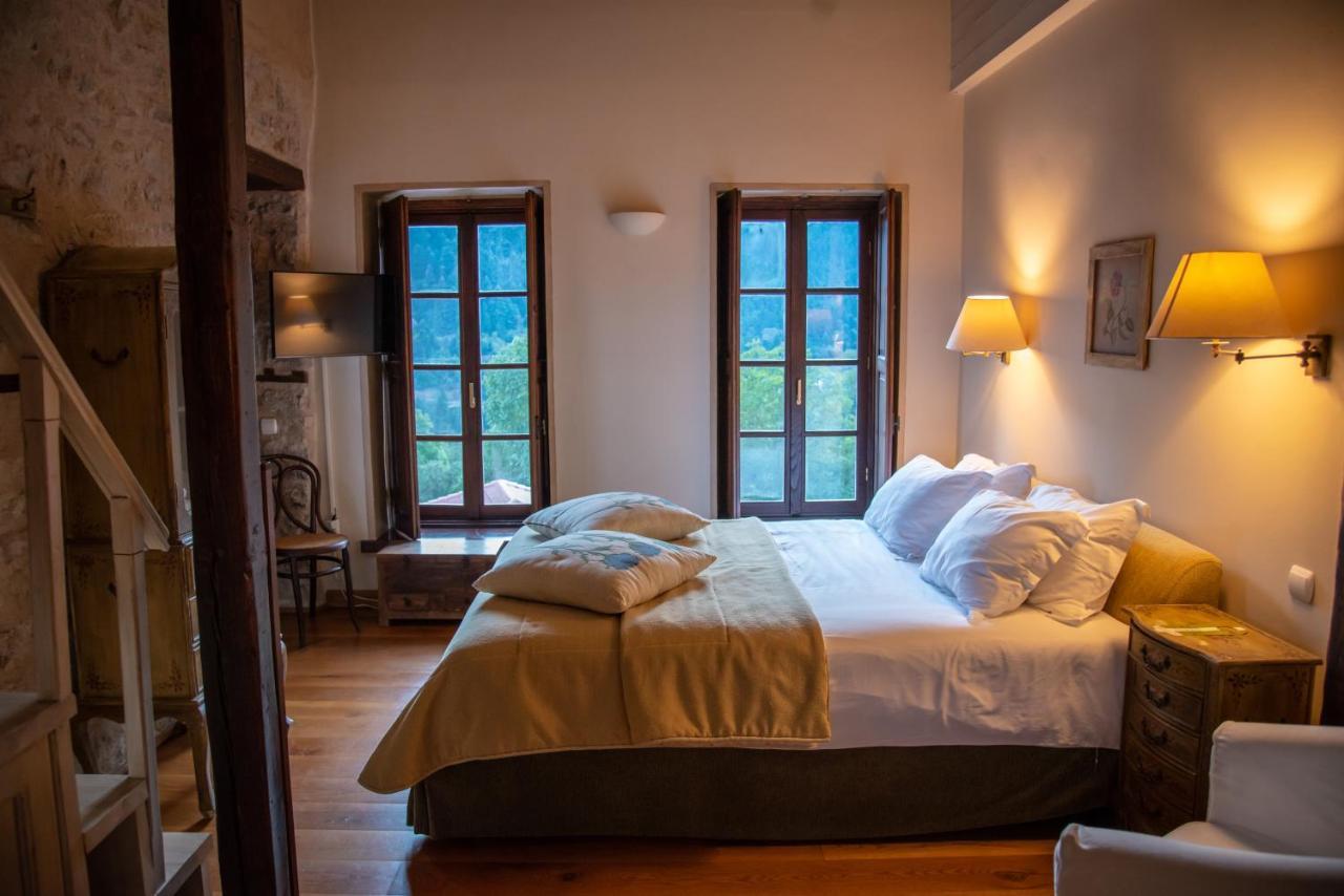 Epoches Otel Karpenísion Dış mekan fotoğraf